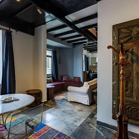 Dreamy Duplex Flat With Terrace Near Galata Tower 아파트 이스탄불